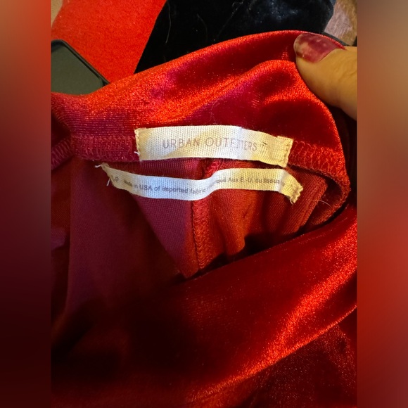 Red holiday dress - Picture 3 of 3